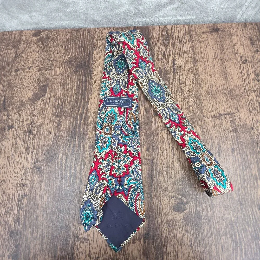 Burberrys of London VTG Tie Paisley Multicolor Silk Red Blue Old Money Designer